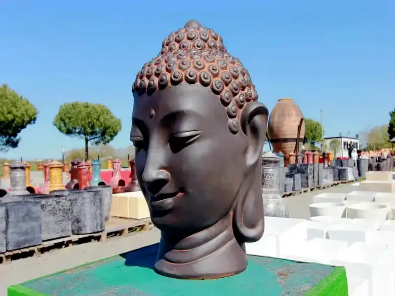 Statue Bouddha couleur rouille